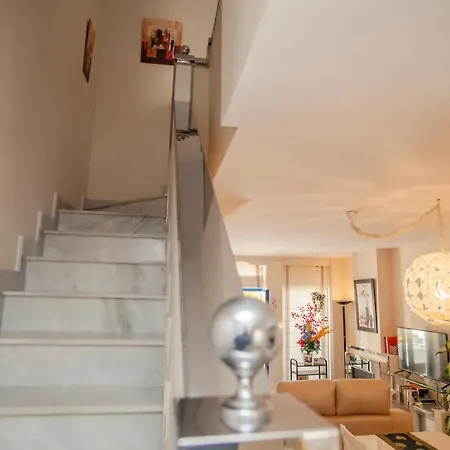 Apartment Duplex On The 71 *